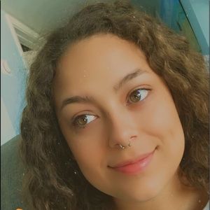 Meet your Posher, Marissa